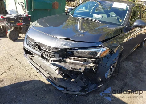 2022 Honda Civic Touring z USA, uszkodzony, nr VIN 2HGFE1F92NH308346